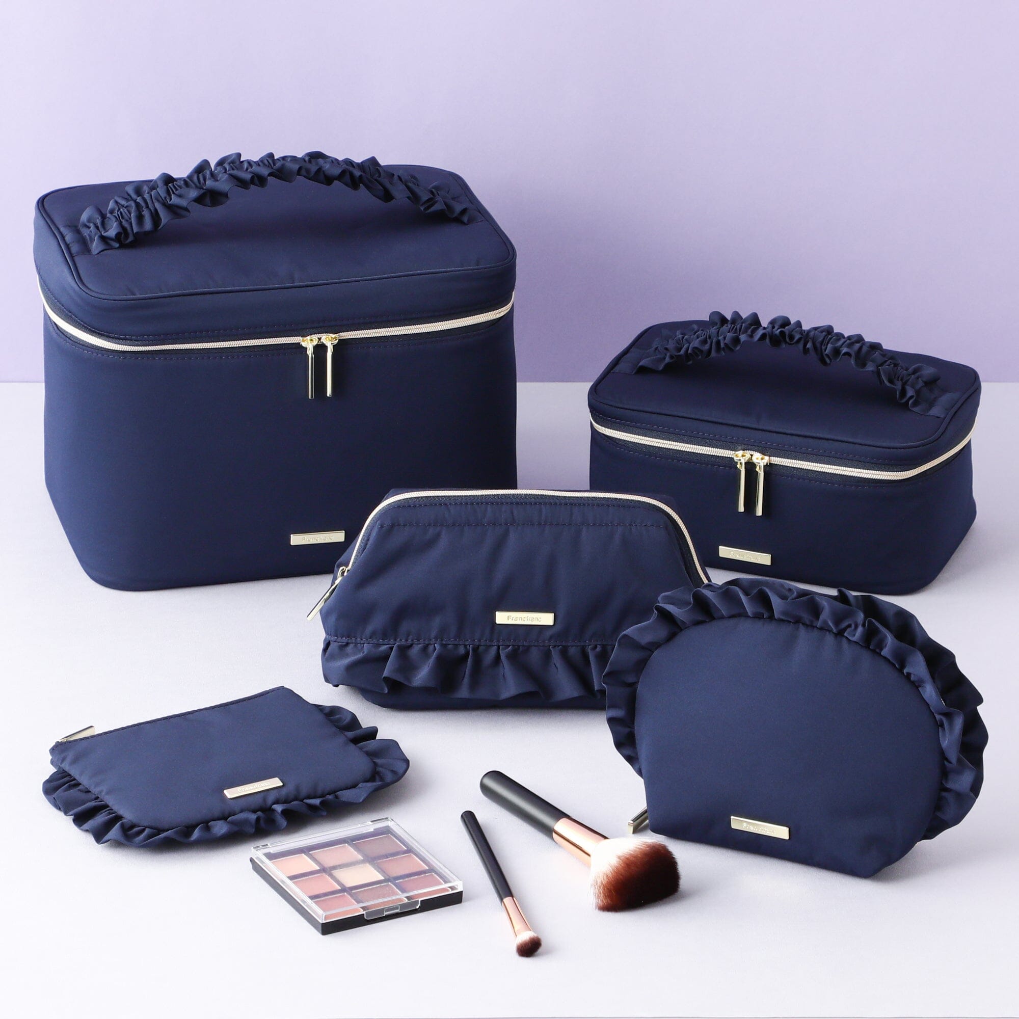 Frill Round Pouch  Navy