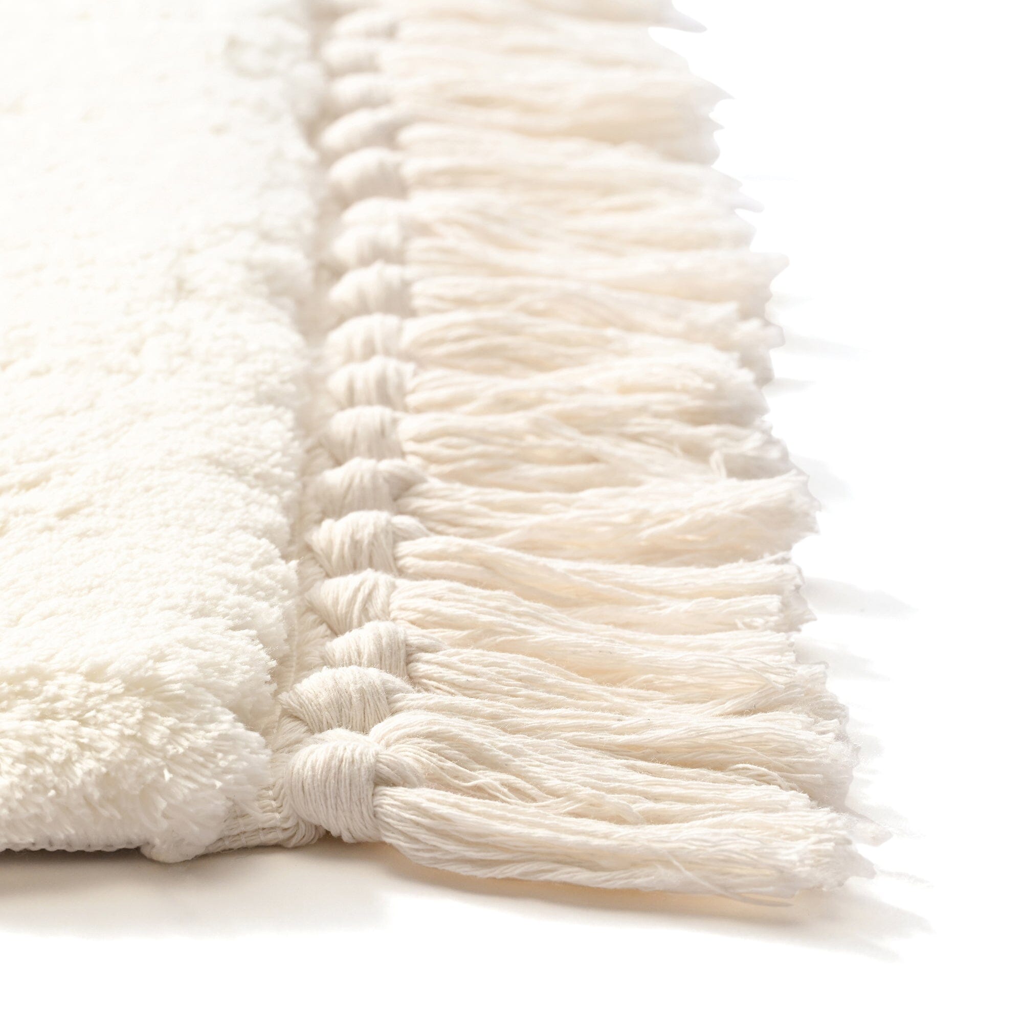 Souffle Tassel Mat 800 X 500 Ivory