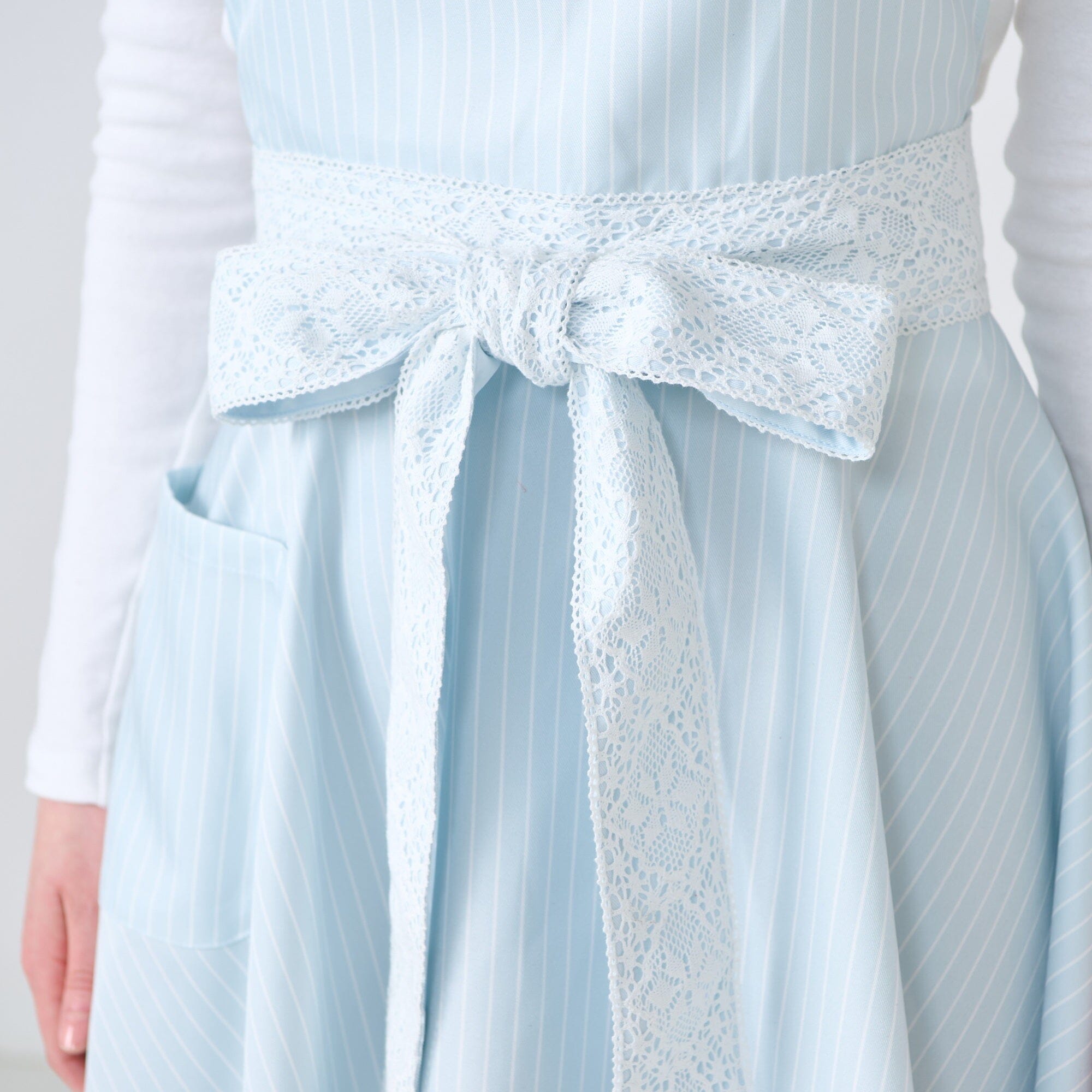 Lace Ribbon Full Apron Blue