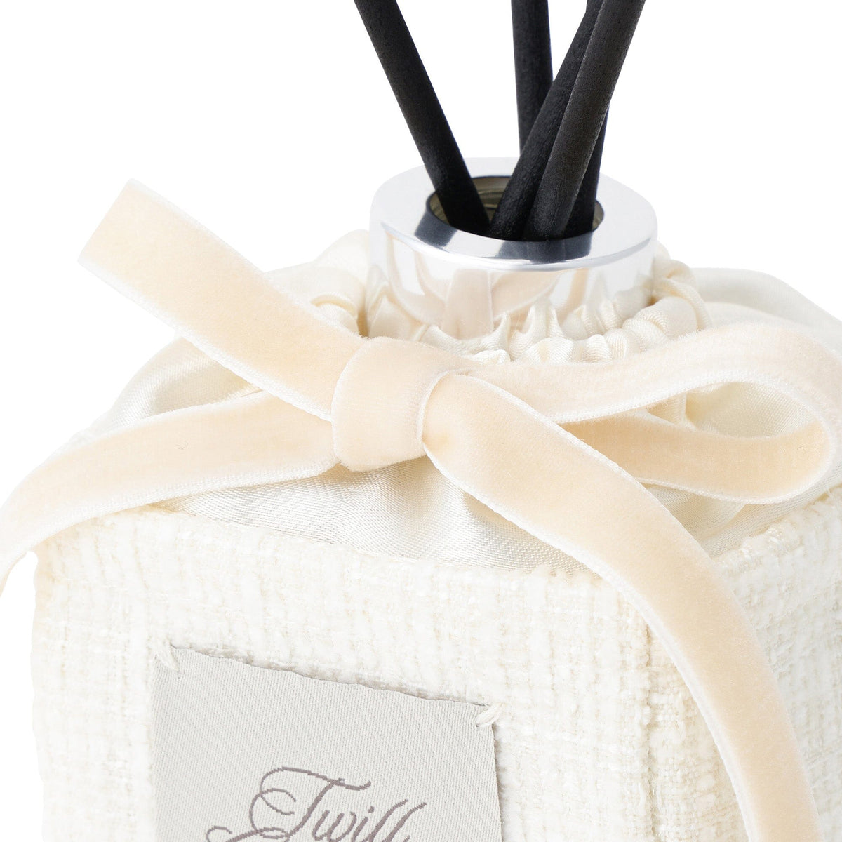 Twill Comfort Fragrance Diffuser White (Gentle musk and floral scent)
