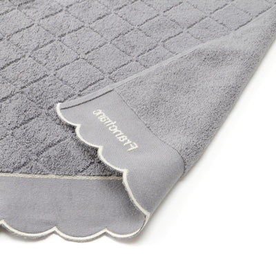 Antibacterial And Deodorizing Quilt Scallop Bath Towel, Grey