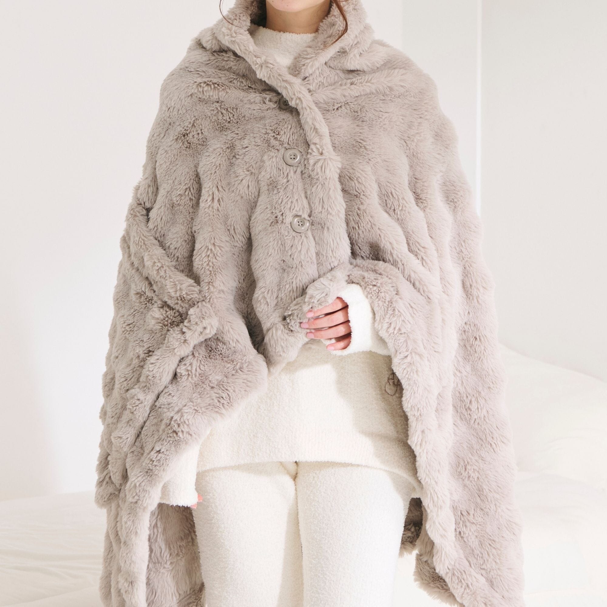 Eco Fur 4Way Poncho Size L Greige