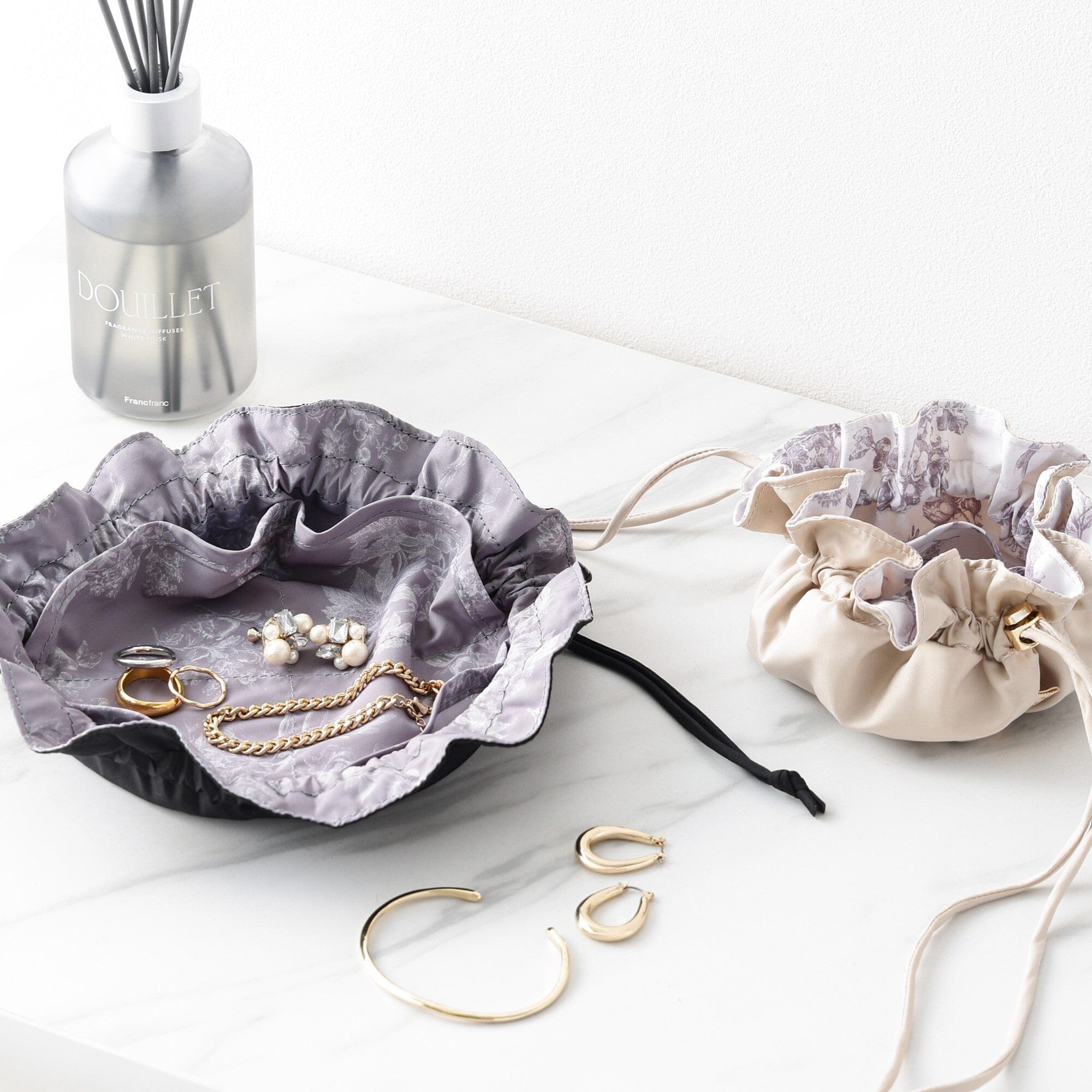 Accessory Drawstring Pouch Classic Flower Design Dark Gray