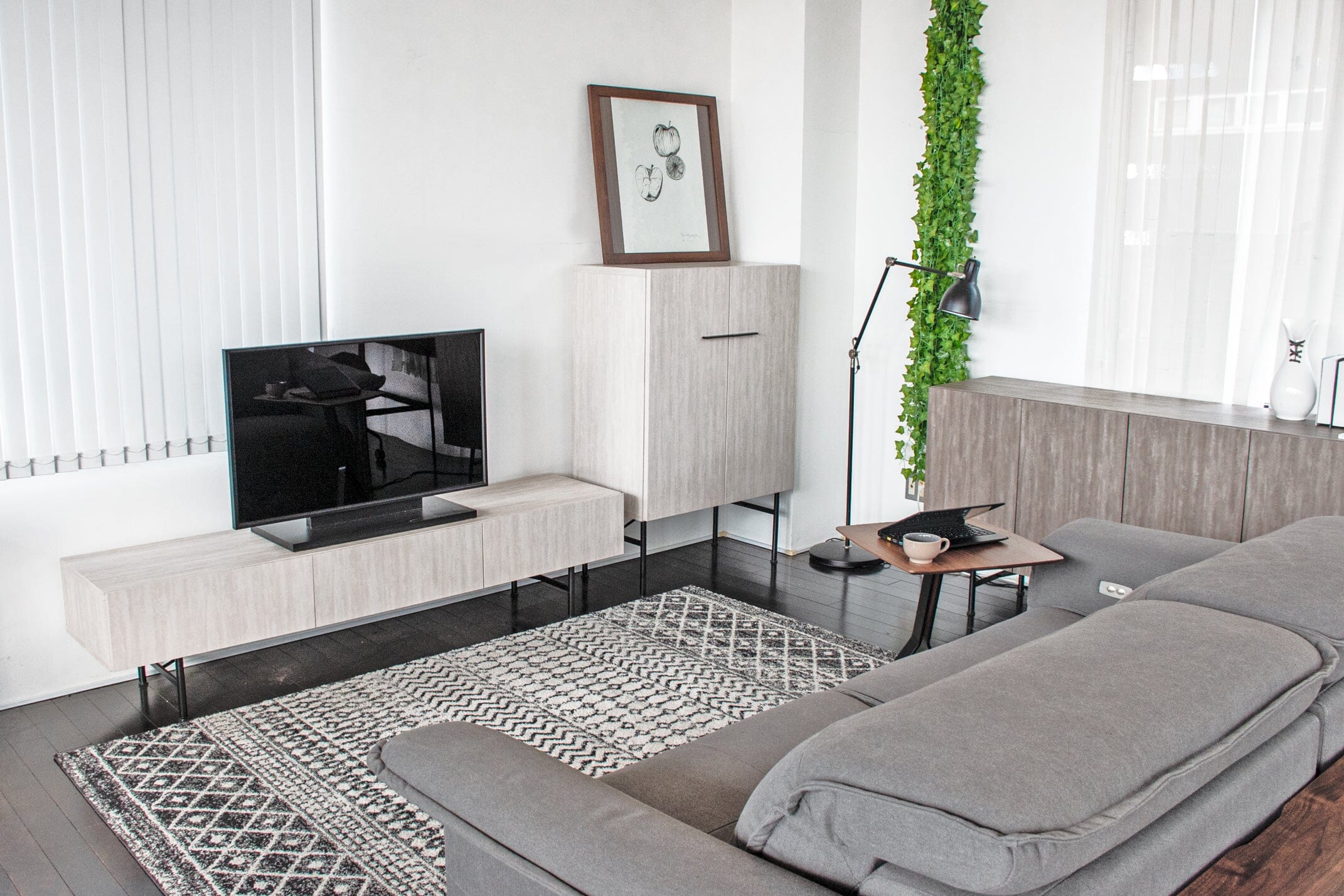 Sero TV Board (A) Light Gray