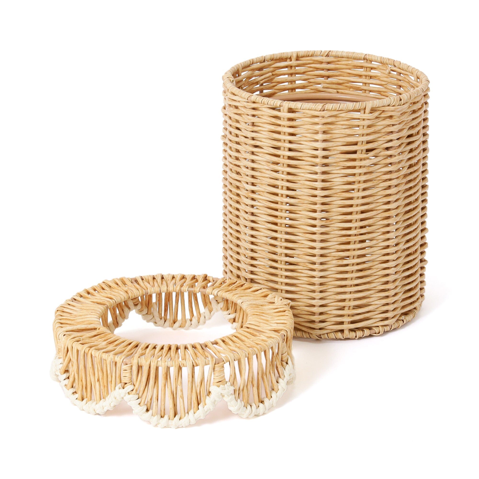 Scallop Trash Can Small White
