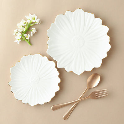 FLOWER MOTIF PLATE MEDIUM WHITE