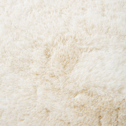 MITIS RUG MEDIUM IVORY (W2000 × D1400)